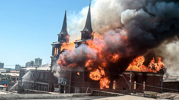 Incendio del templo San Antonio de Padua en 2024